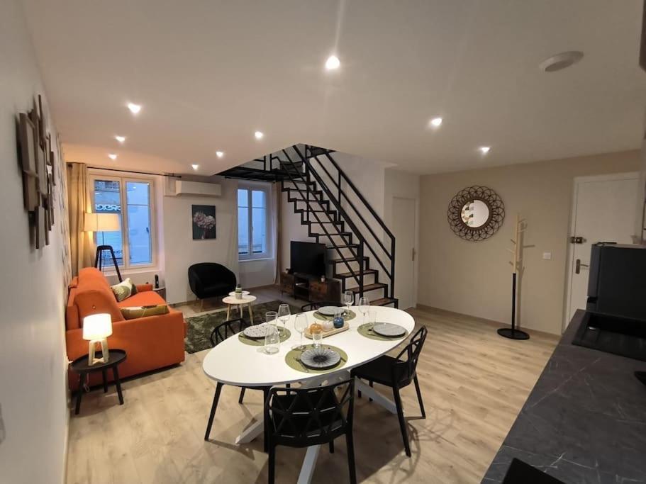 Apartmán T2 -55M2- Elegant Et Chaleureux Montbrison Exteriér fotografie