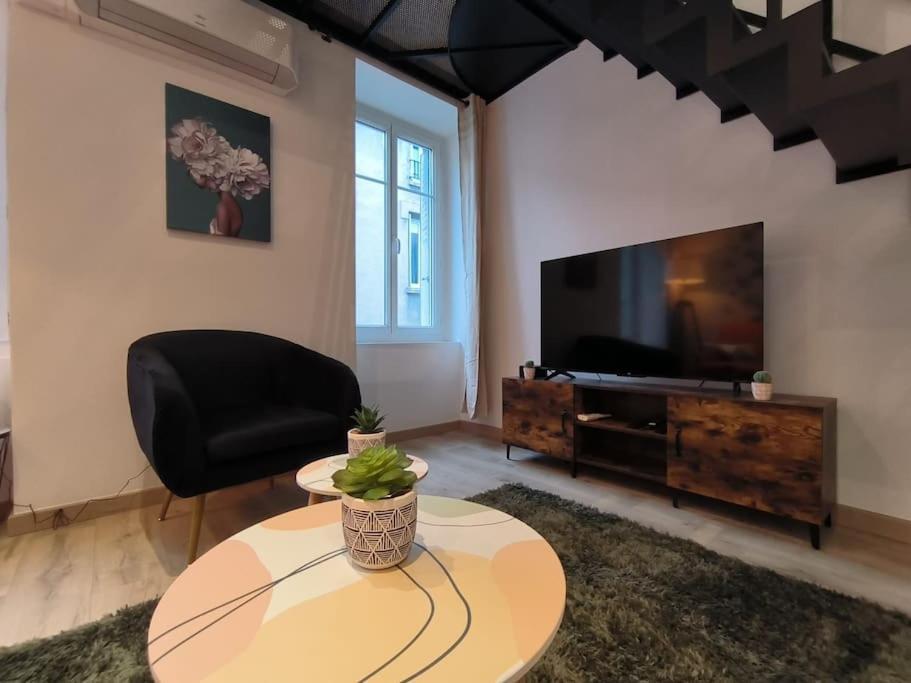 Apartmán T2 -55M2- Elegant Et Chaleureux Montbrison Exteriér fotografie